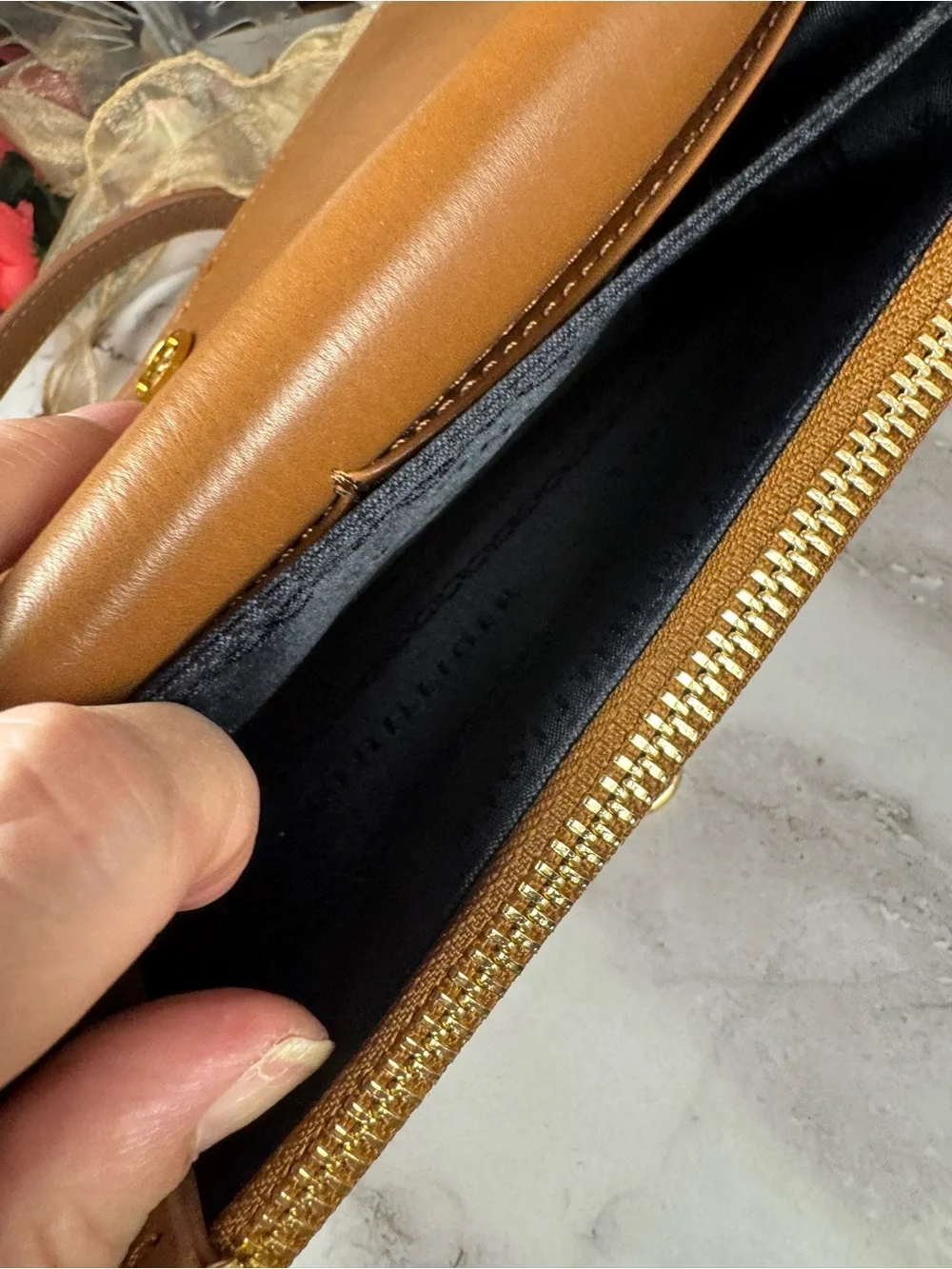 Tommy Hilfiger Tan & Beige Signature Crossbody Wallet